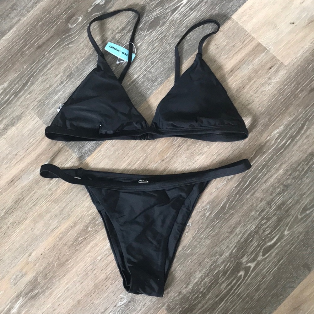 PLAIN BLACK TRIANGLE BIKINI